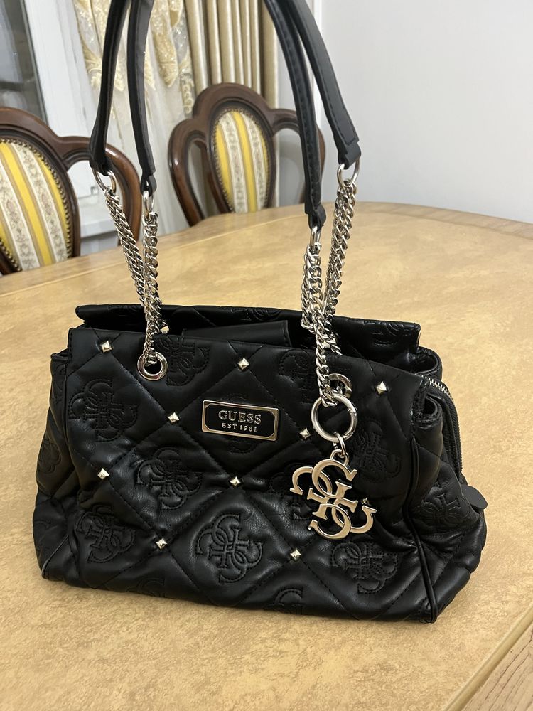 Брендовая сумка Guess