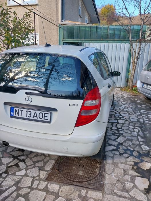 Vând Mercedes A180