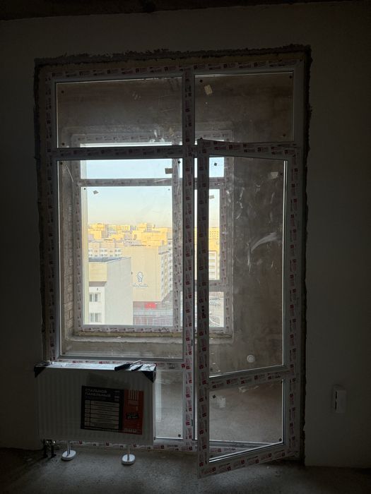 Продам пластиковые окно дверь от балкона