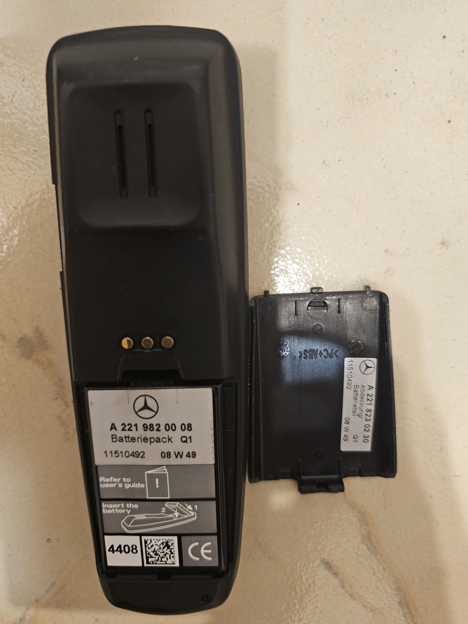 Чисто нов напълно оригинален телефон от S class  W221
