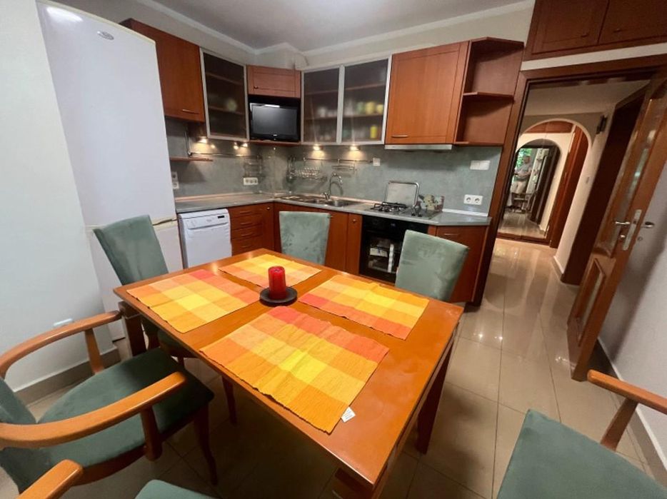 Дава се под наем Тристаен апартамент в София, Хиподрума - 95 кв.м за 764.49 € - Снимка #1