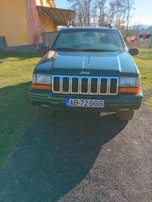 Vând grand cheroke