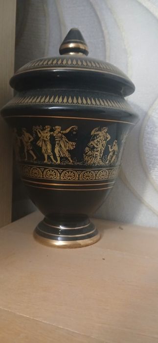 Антична елинска ваза/урна