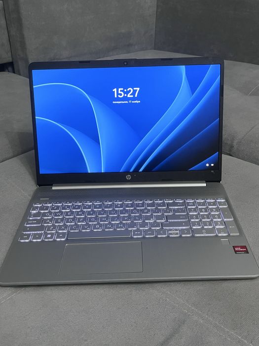 Ноутбук HP 15s (серый цвет) в отличном состоянии