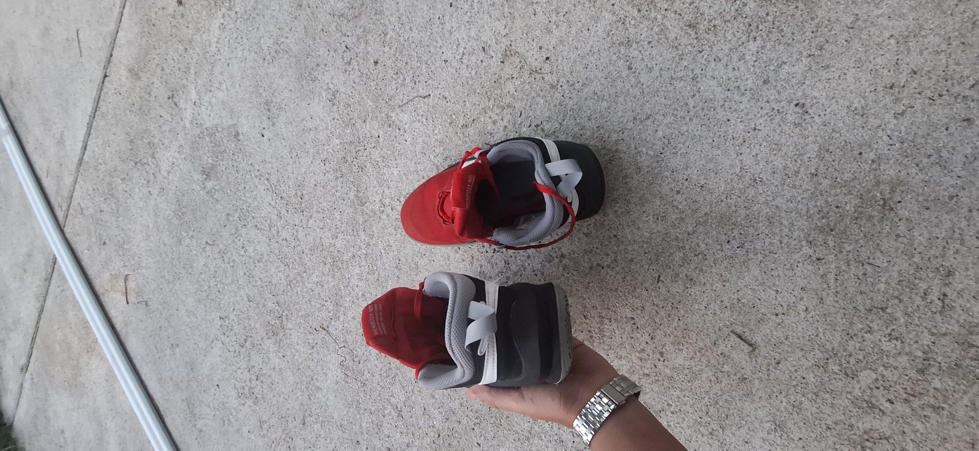 Продавам Nike hustle D