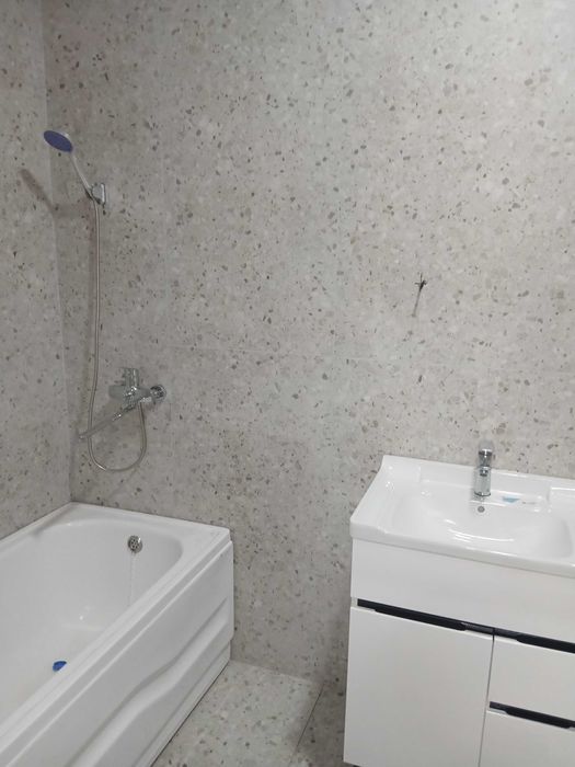 Oq qovoqda med nur poliklinika yonida