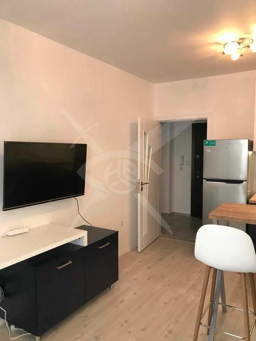 Дава се под наем Двустаен апартамент в Варна, Цветен квартал - 50 кв.м за 450 € - Снимка #3