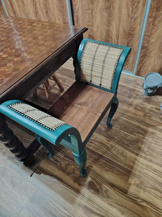 Vând scaun rustic sau chiar vintage