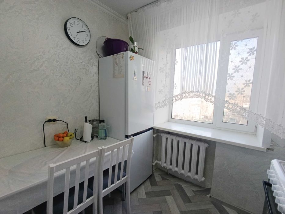 ! Продаю 3-комнатную квартиру в Пришахтинске, 23 микрорайон!