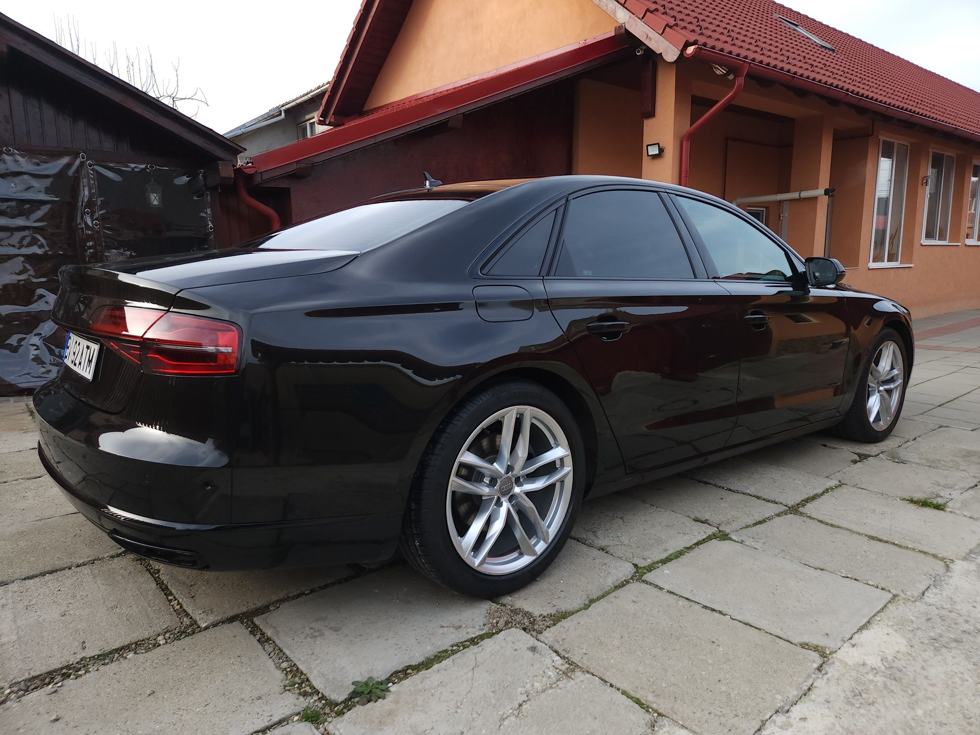 Vand Audi a8 masina personala