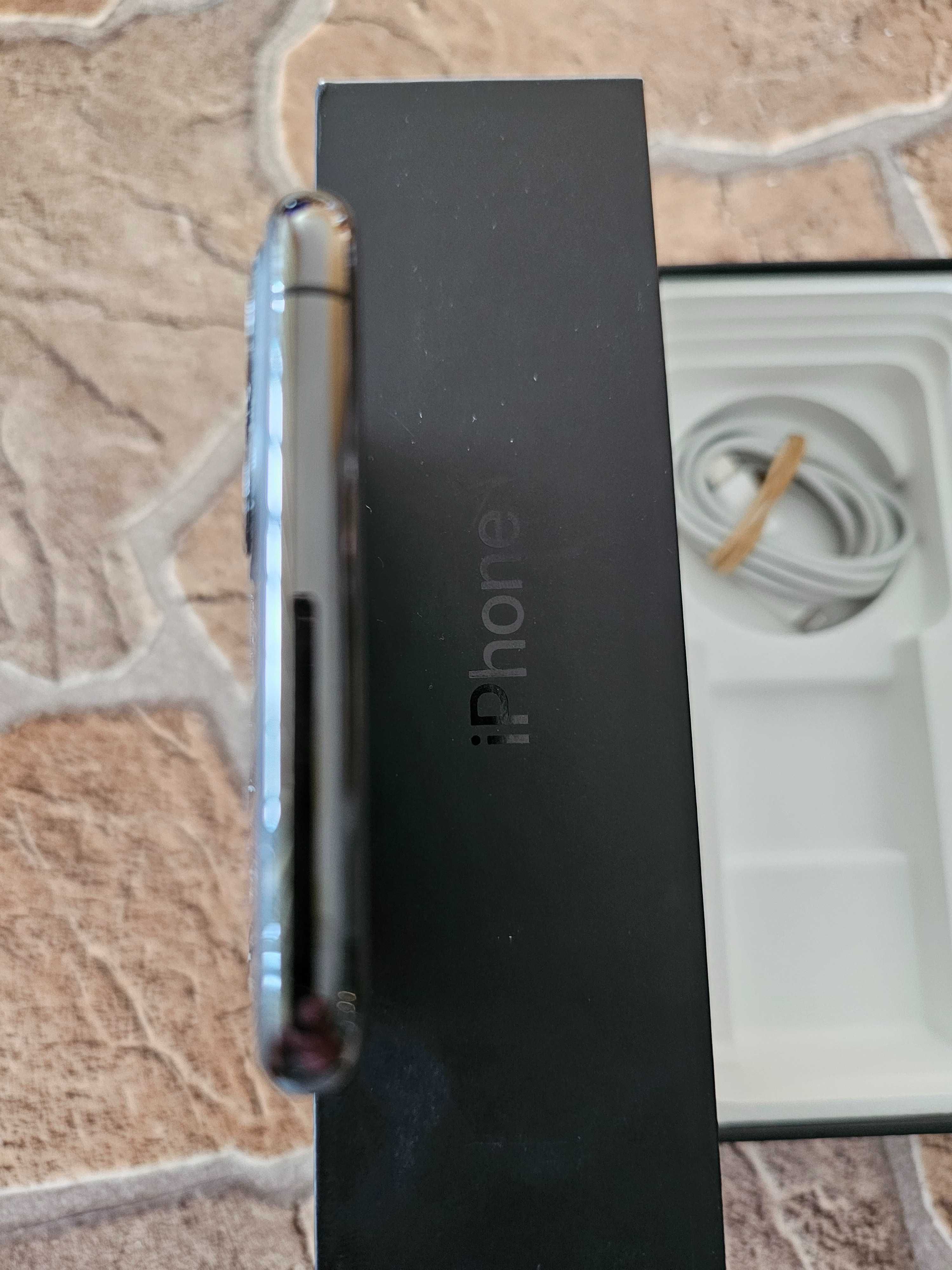 Продавам iPhone 11 ProMax 256GB в отлично състояние.