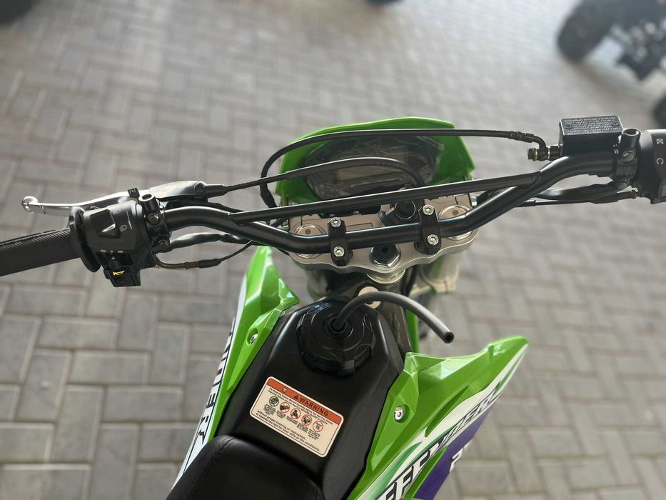 Motocicleta cross Mikilon Defender 250cc 21/18" verde