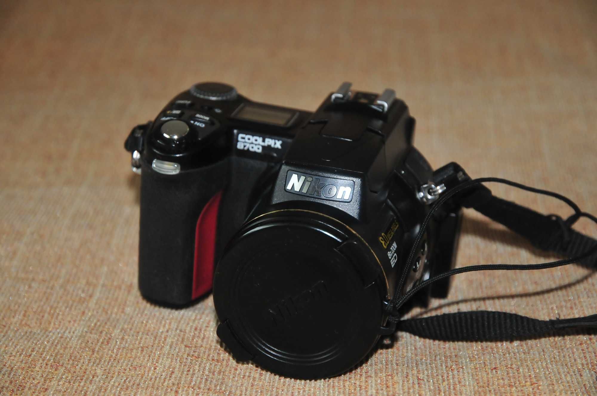 Продавам Nikon Coolpix 8700