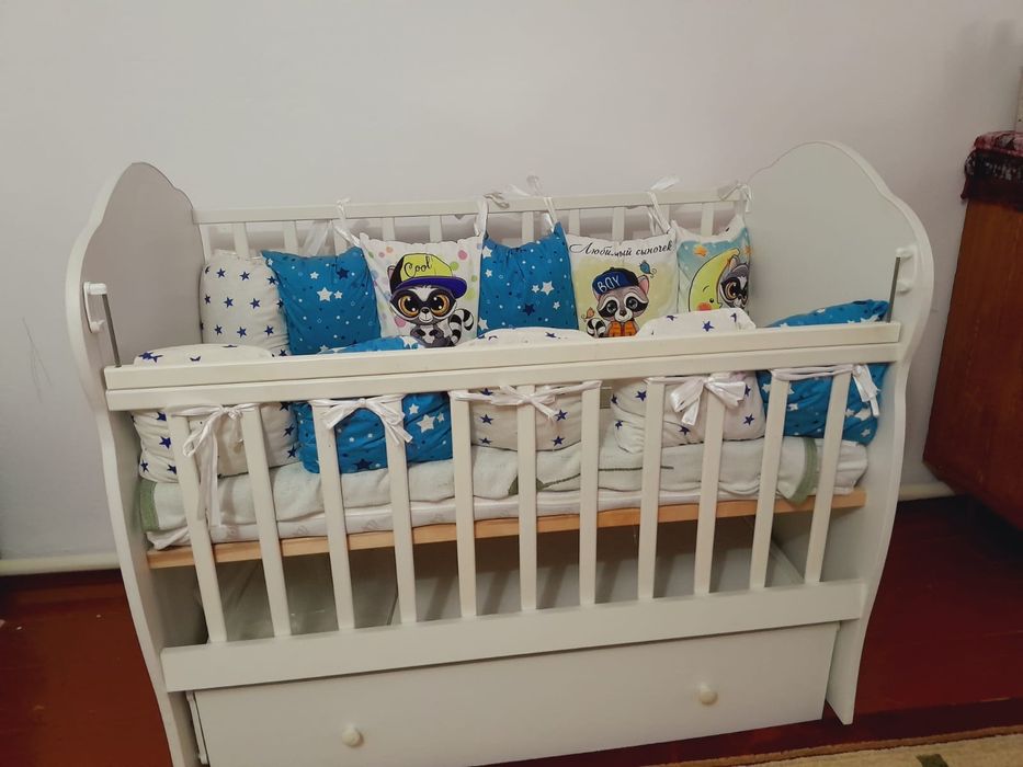 Детская кроватка Качалка 2 в 1 .