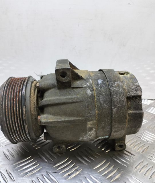 Compresor ac  2.2 / 2.5 dci  8200200671 Renault   seria