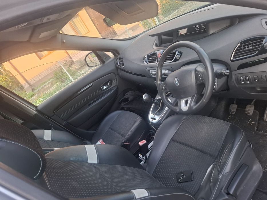 Vând renault scenic2011 volan dreapta anglia