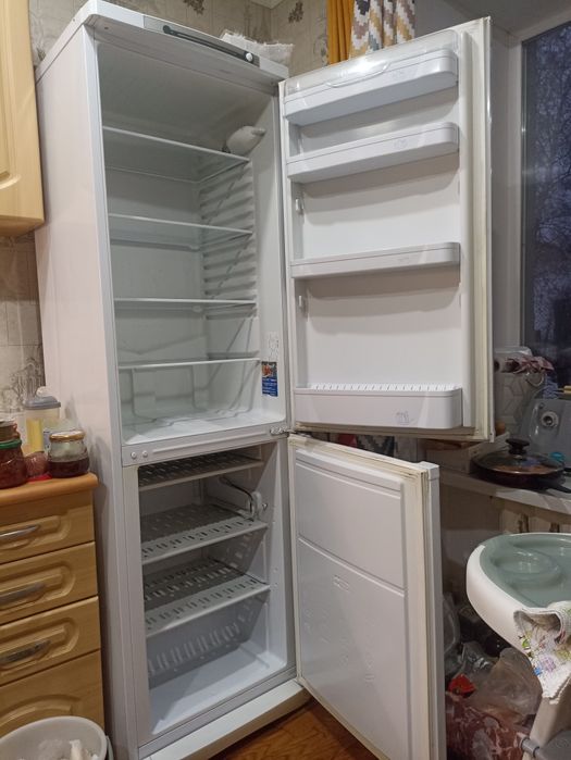 Продам холодильник