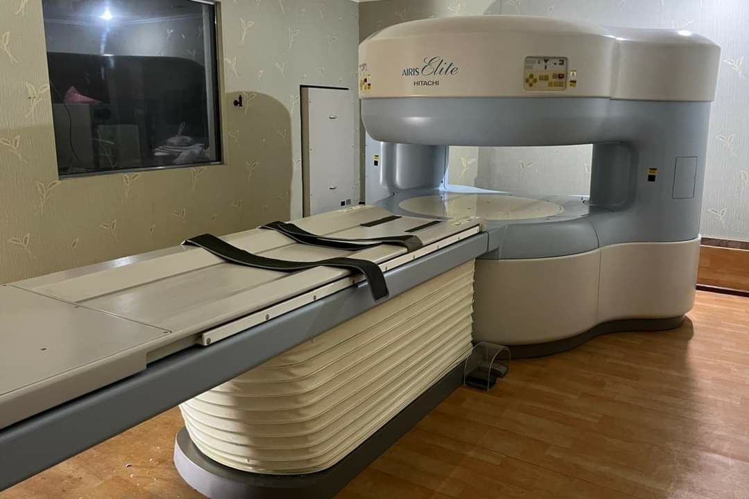 МРТ апарат Hitachi 0.3 Resla 2008