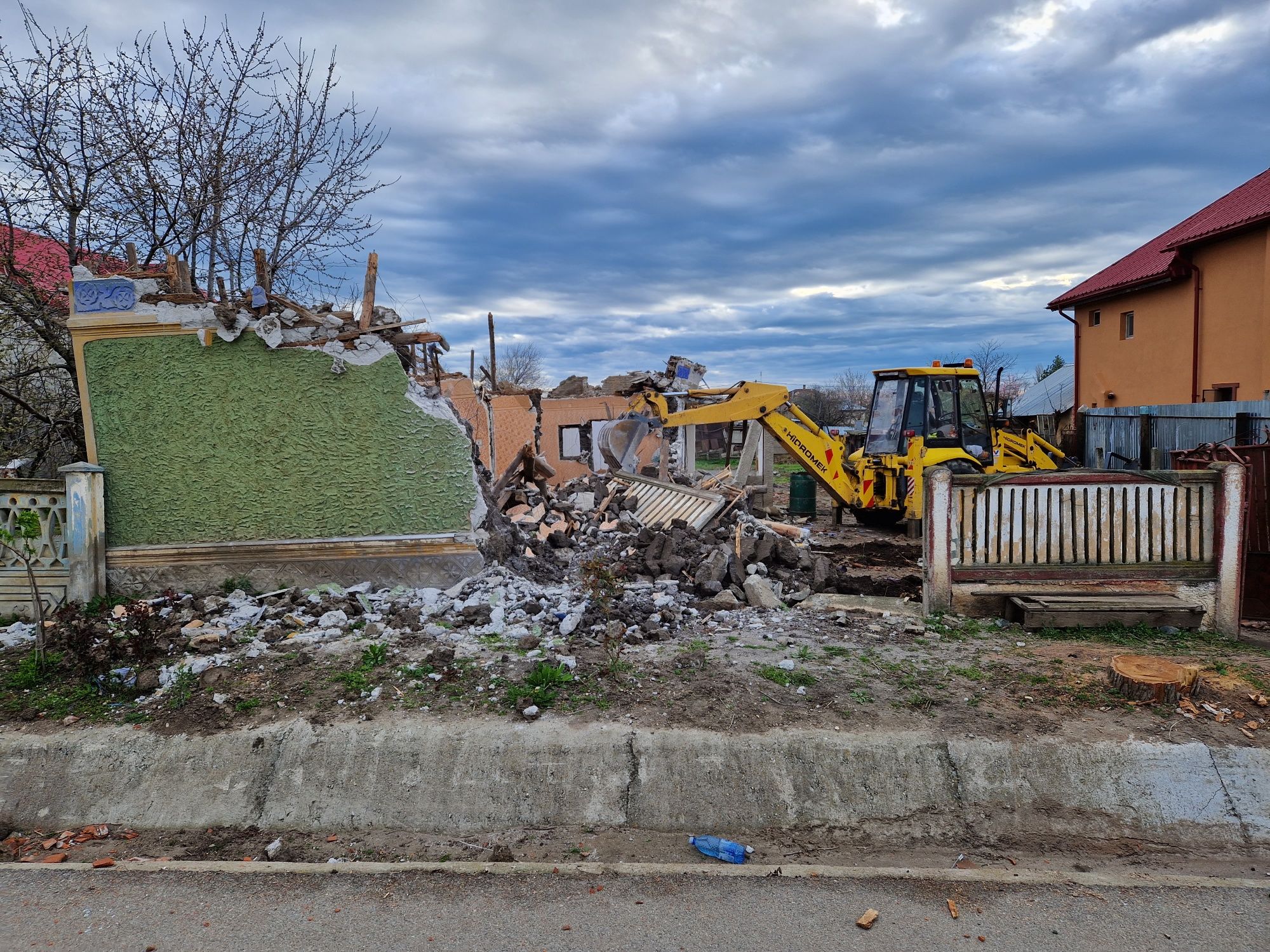 Transpor nisip, balastru ,sorturii + buldoexcavator  de inchiriat