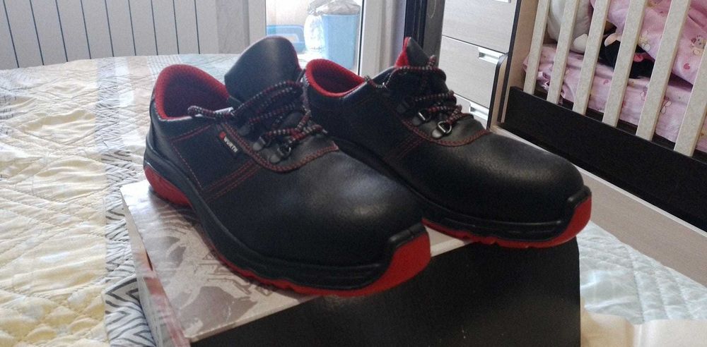работни обувки, нови