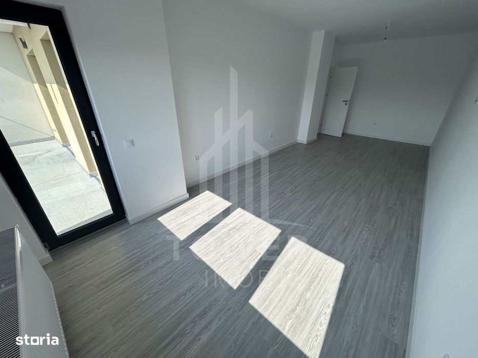 Spațiu de birou de închiriat – 2 camere, balcon generos – Turnișor