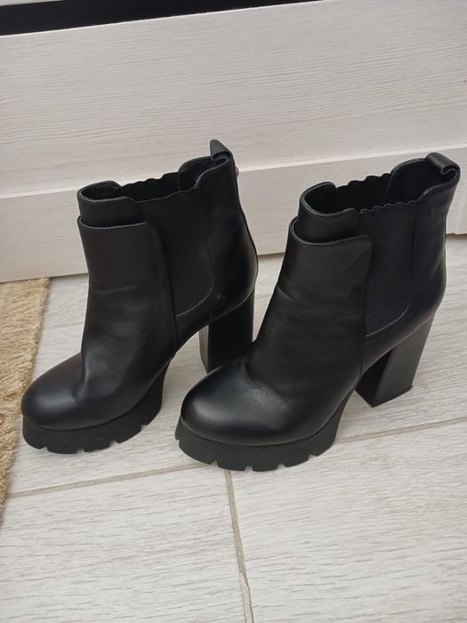 Продам сапоги зимние с каблуком