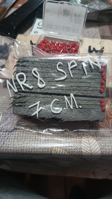 Set cârlige pescuit legate de vanzare