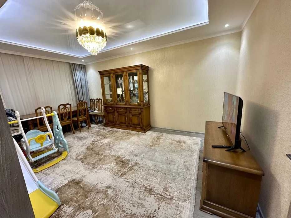 Продается квартира в Мирзо Улугбекском районе на Буз 2