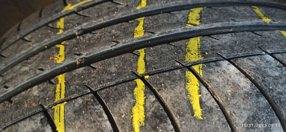 Гуми 235х50х18 летни