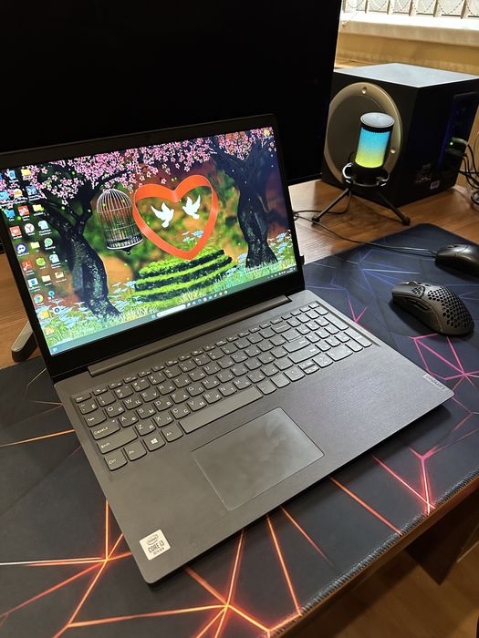 Ноутбук core i3 10 поколения в отличном состоянии