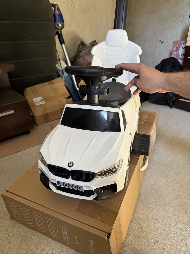 Кола за яздене и бутаме BMW