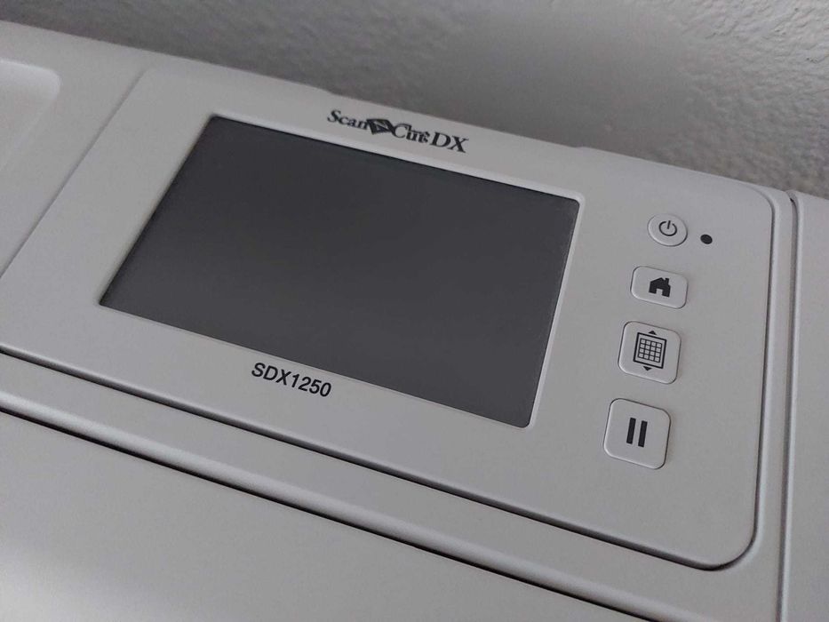 Scanner cu decupare / Plotter de tăiere Brother ScanNCut DX SDX1250