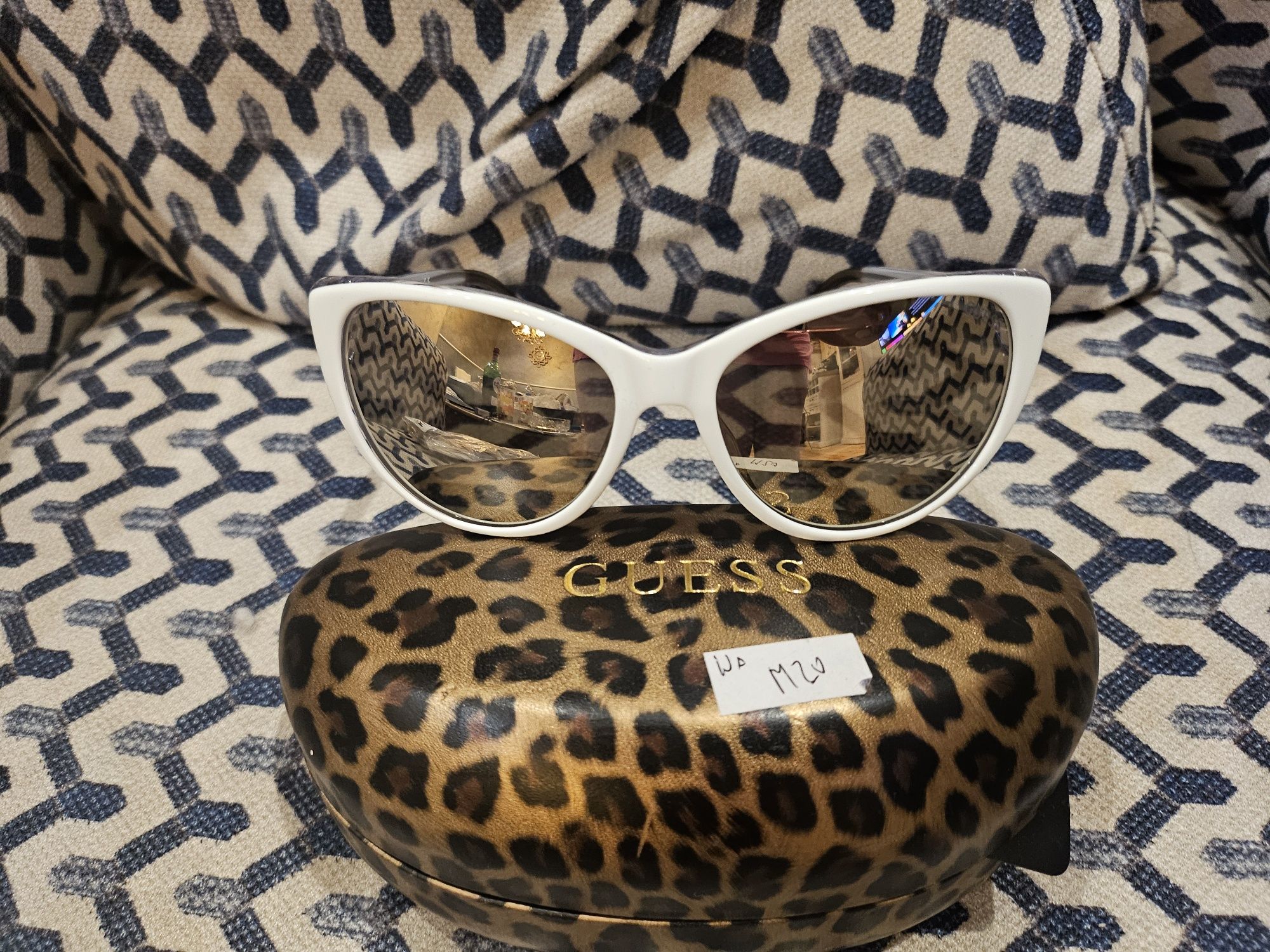 Слънчеви очила GUESS! Нови.