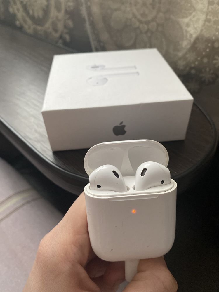 Продам наушники AirPods