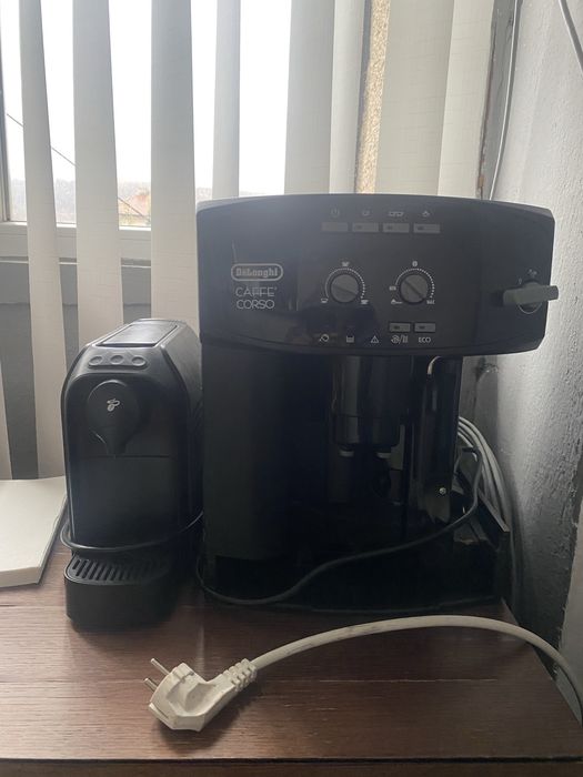 Две кафе машини ,продават се завдно и по отделно.