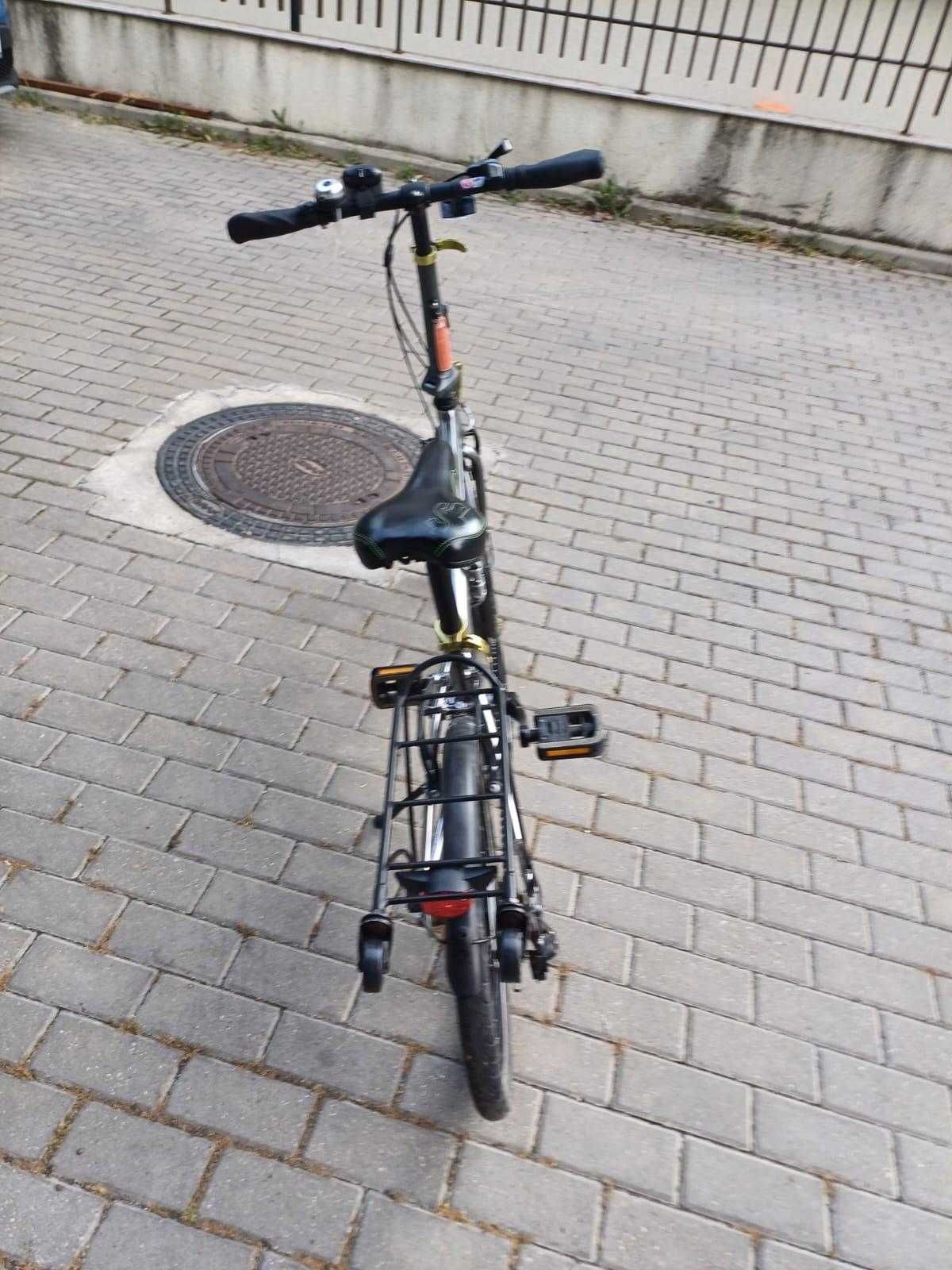 Vând bicicleta pliabila B-Twin