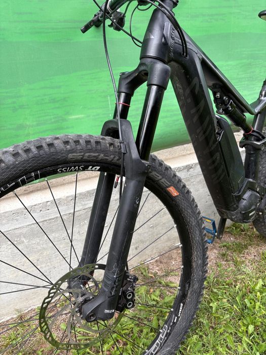 Bicicleta electrica enduro canyon spectral:ON