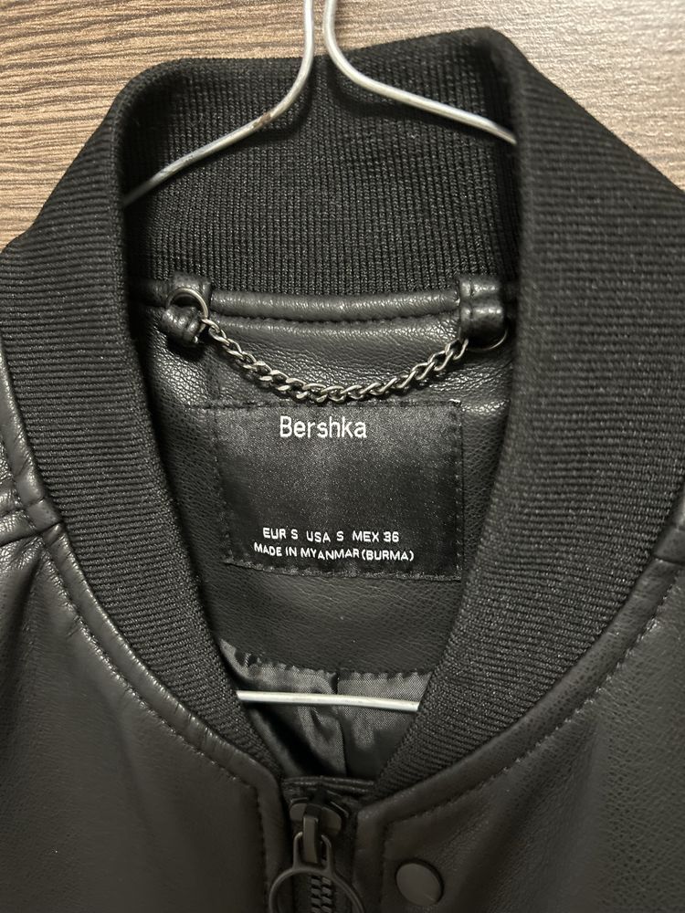 Кожено яке Bershka размер S