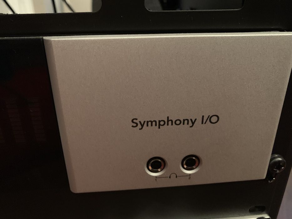 Apogee Symphony I/O 8x24/8x8/16out ca noua interfata audio profesional