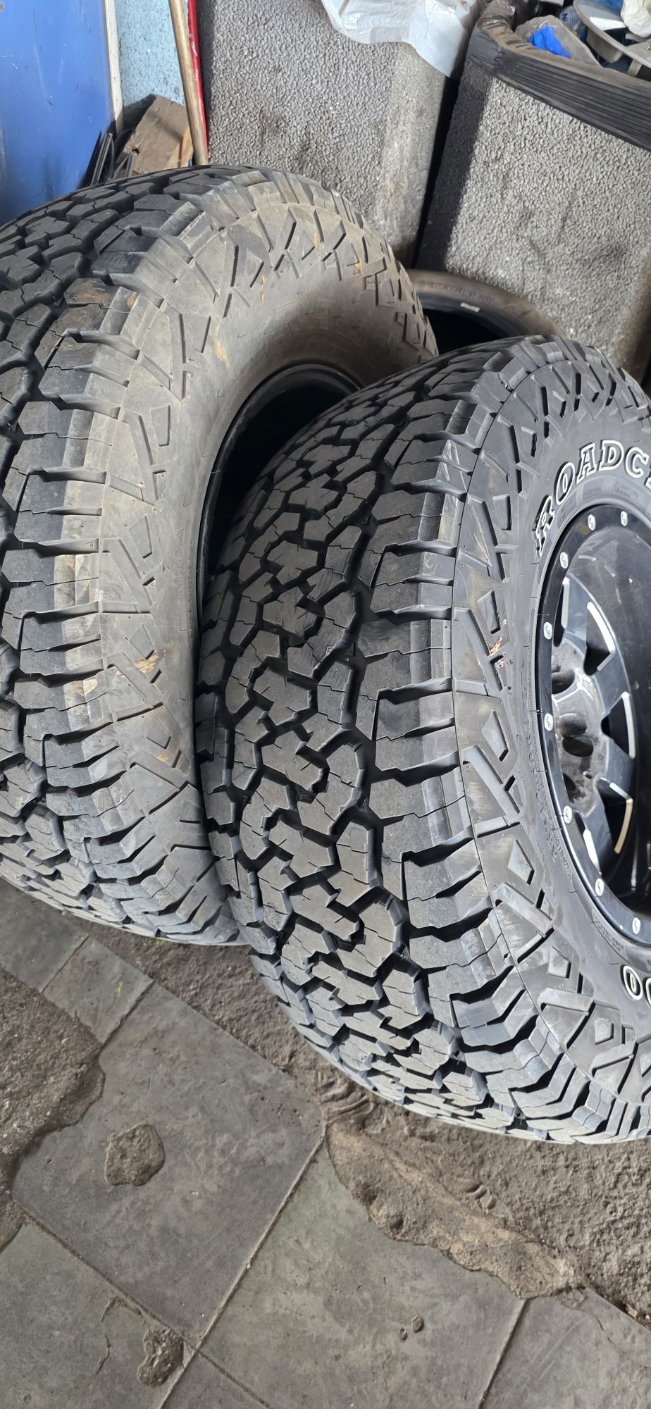 Продавам гуми 35/12.5/17 ROADCRUZA RA1100 AT
