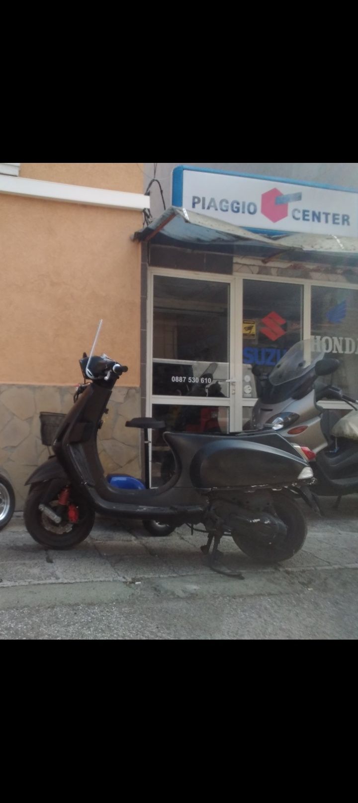 Продавам два броя vespa 50 s четиритактови