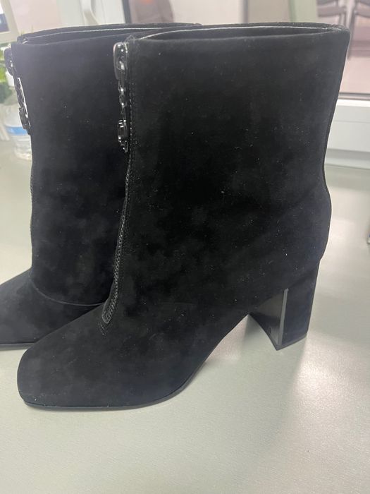 Нови боти Guess , 39номер