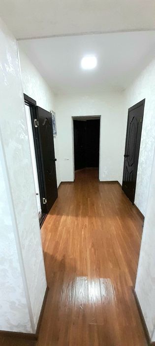 срочна продается 4 комнатная квартира сергели 8 квартал