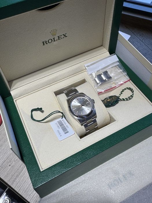 Rolex women Oyster 34mm ref 124200 nou