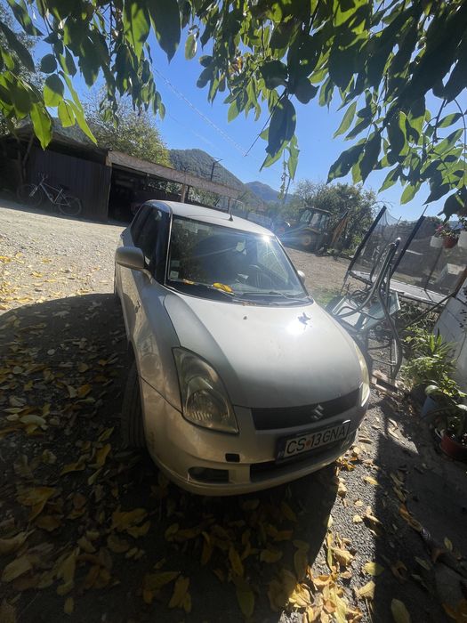 Vând suzuki SWIFT