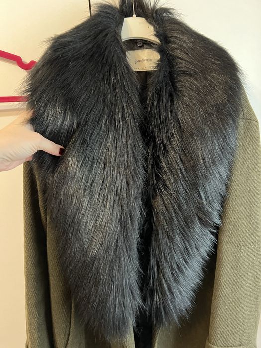 Palton cu blana la guler
