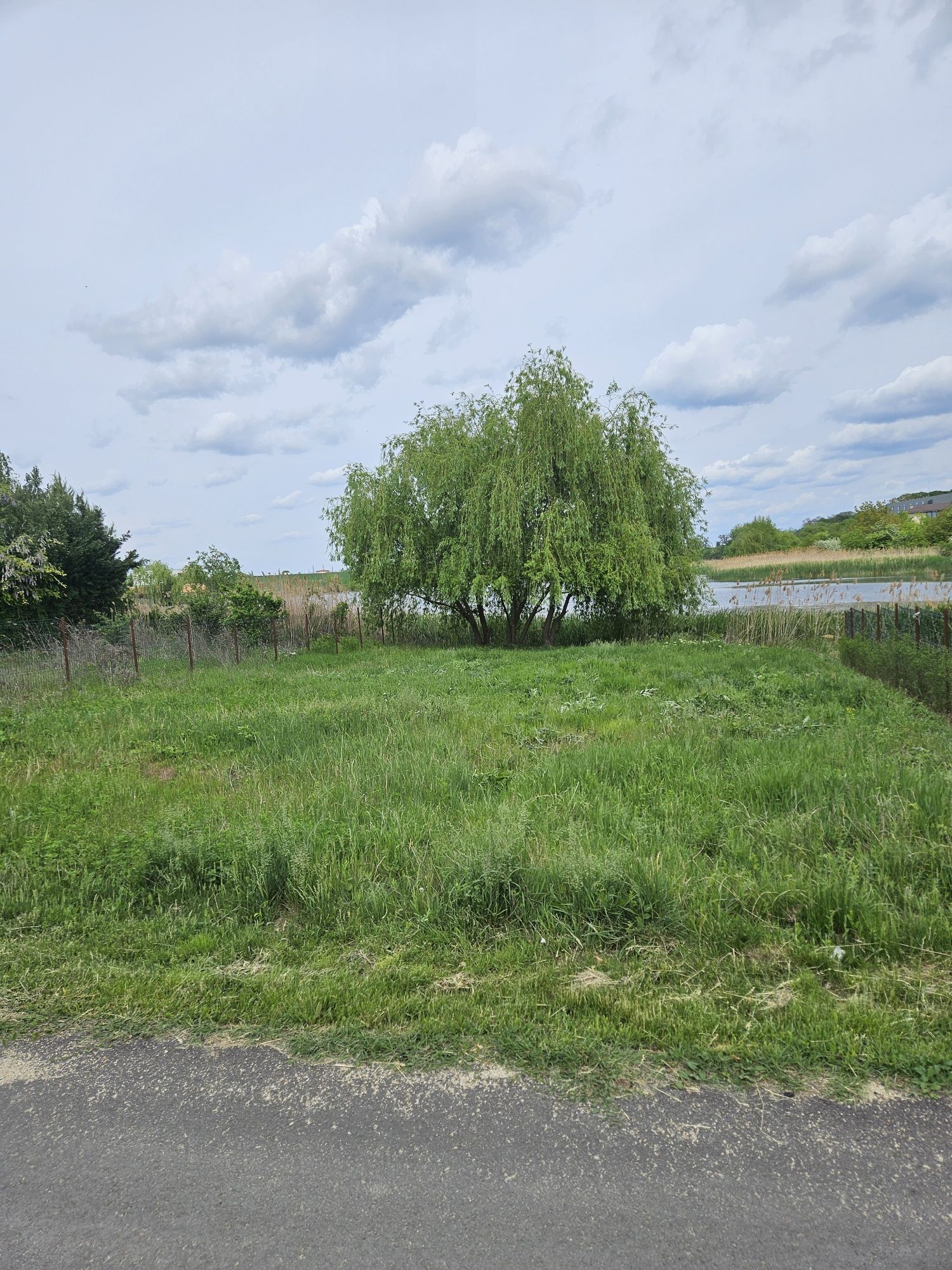 Teren de vanzare Corbeanca cu deschidere la lac,  400 mp