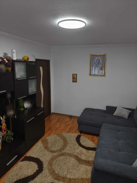 Apartament cu 2 camere semidecomandat