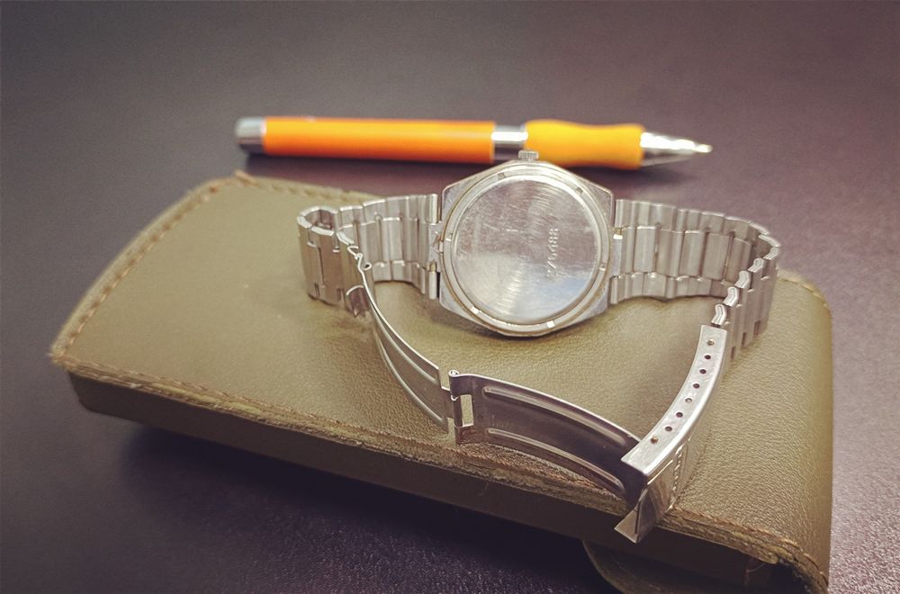 Советские мужские часы «Слава Спортивные» кварцевые, на батарейке