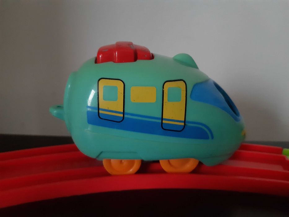 Joc “Locomotivă Tomy pe șine”